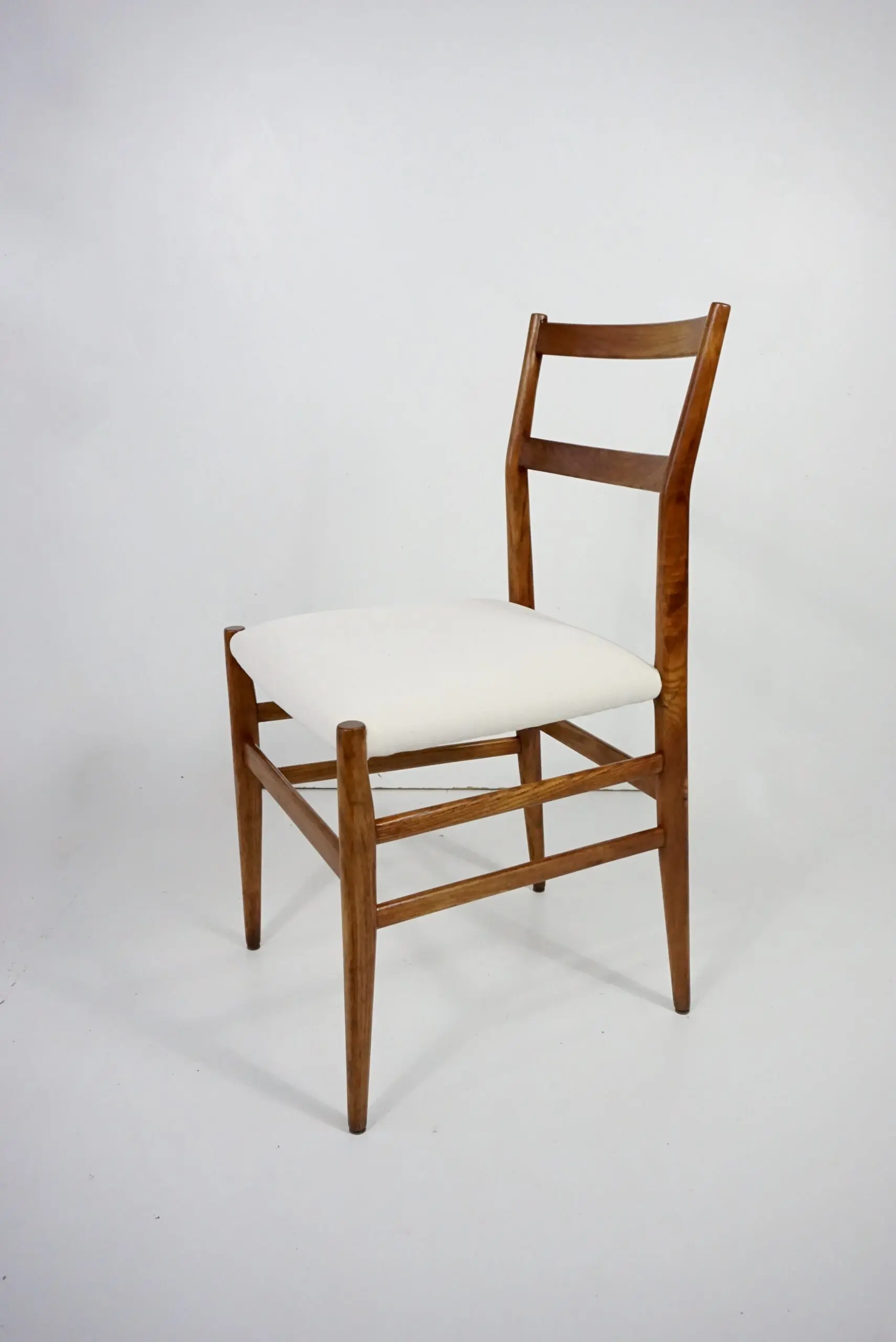 a rare Gio Ponti leggera chair, n.646 by Cassina, from Hotel Royal Naples, 1955 — image 2