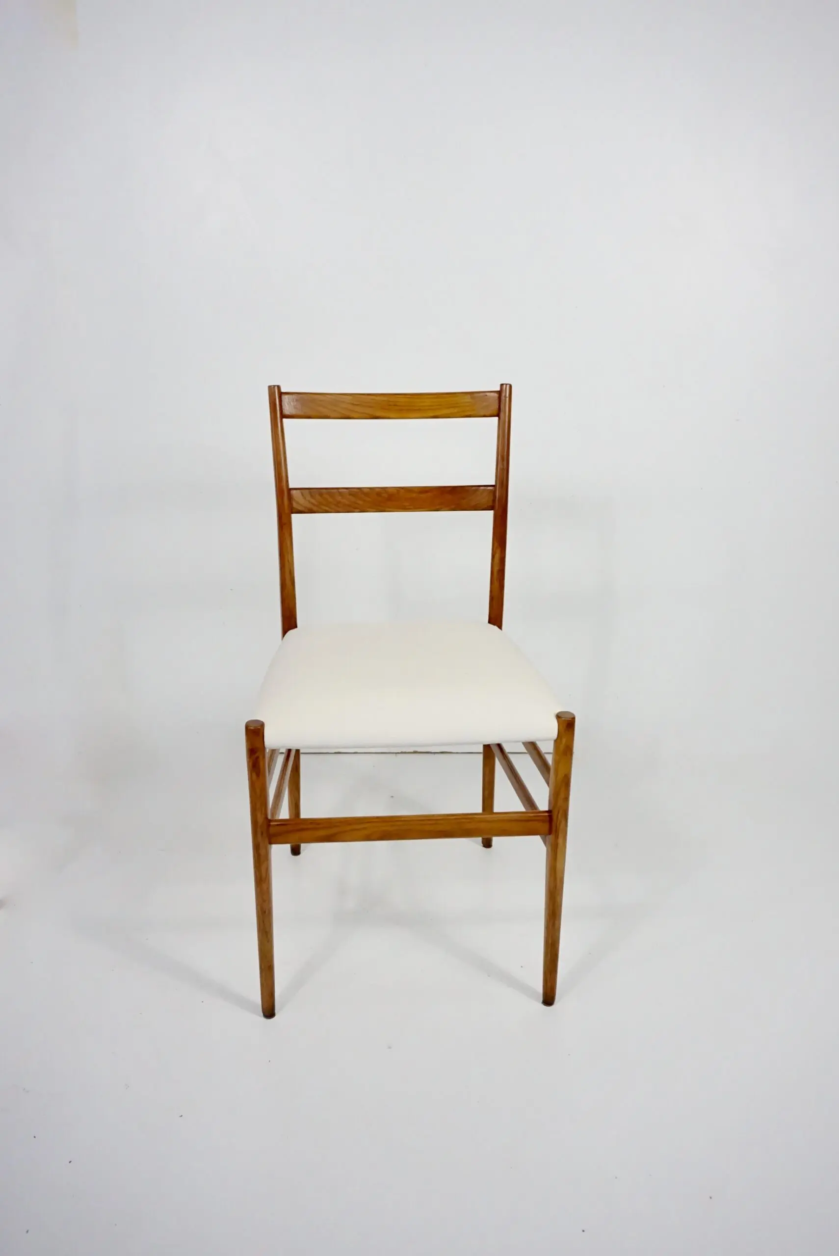 a rare Gio Ponti leggera chair, n.646 by Cassina, from Hotel Royal Naples, 1955 — image 1