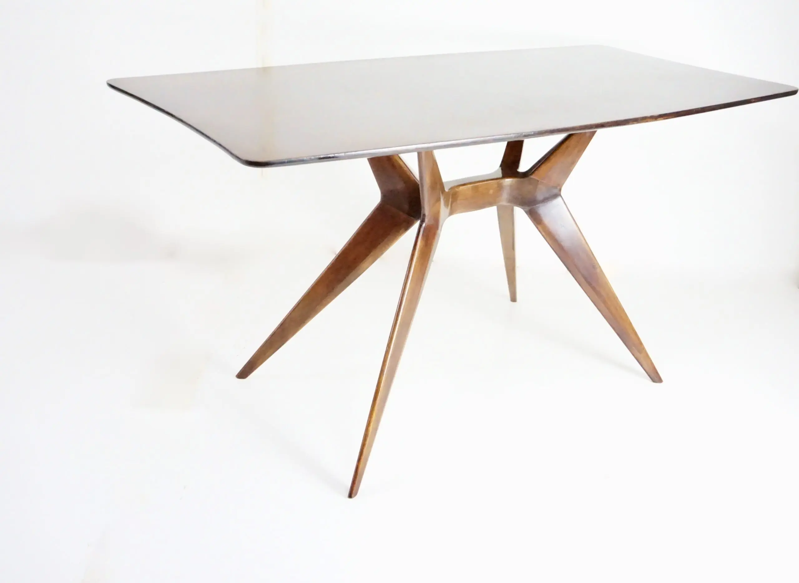 fine Attr. Ico Parisi walnut dining or console table, 1950 — image 1