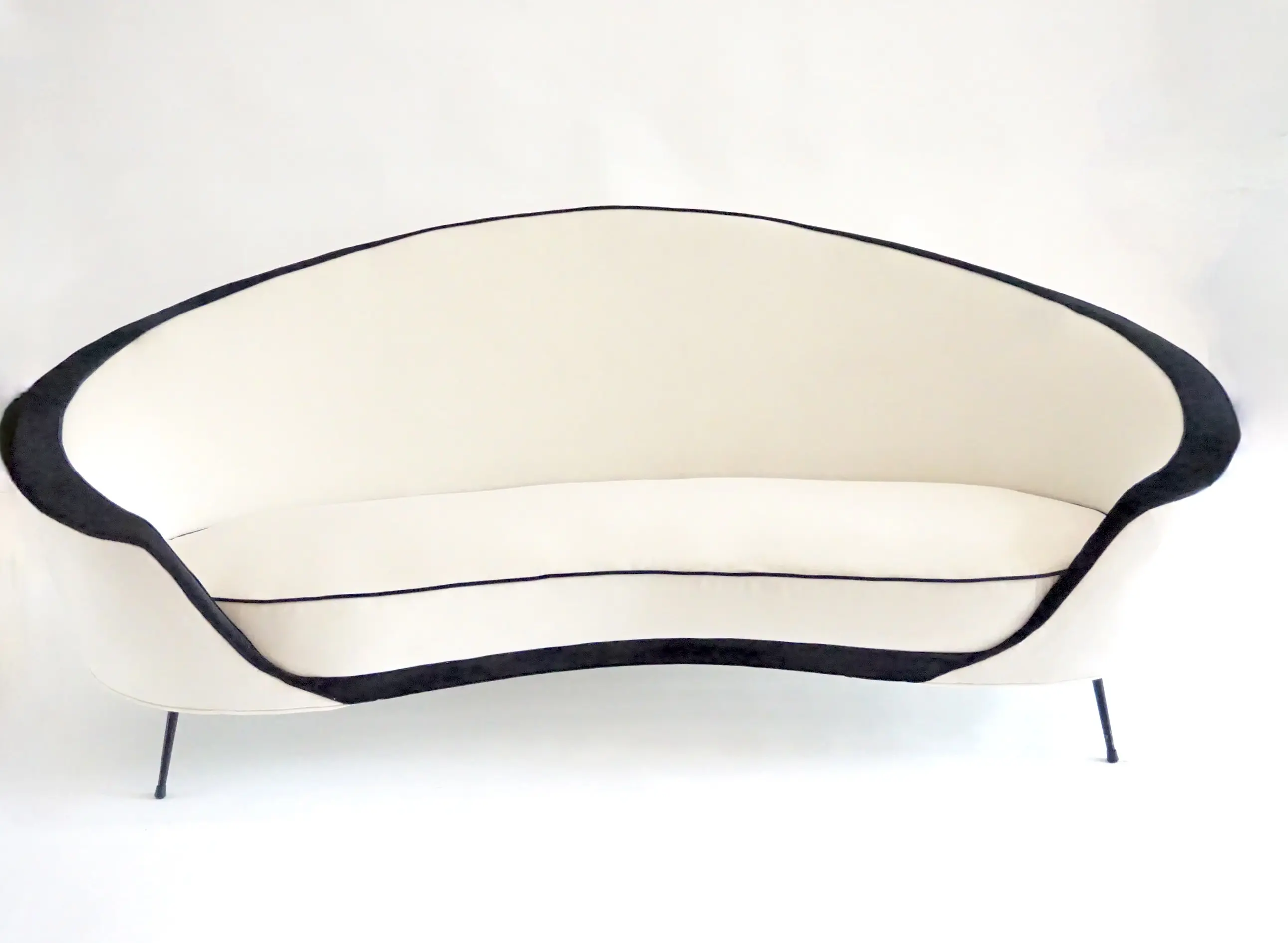 large Ico Parisi 812 three seat sofa, prototype, executed by A. Colombo 1953 — image 1