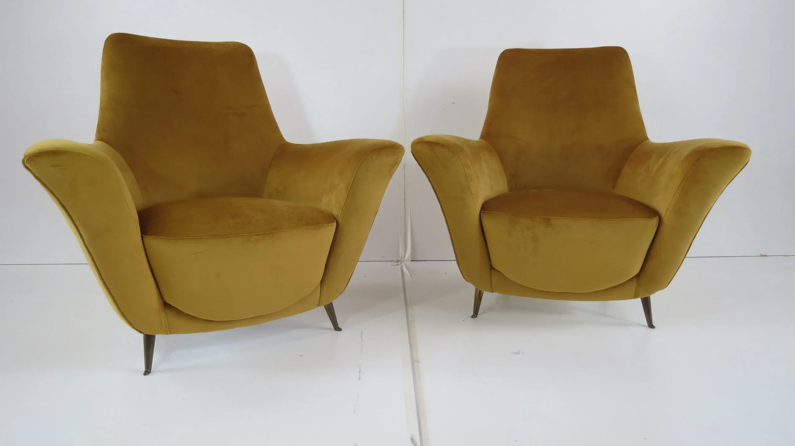 Pair of Rare Gold Ico & Luisa Parisi Armchairs by Isa, 1952 — image 3
